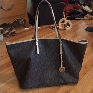 💥1 HOUR SALE💥 Michael Kors Logo Tote👜